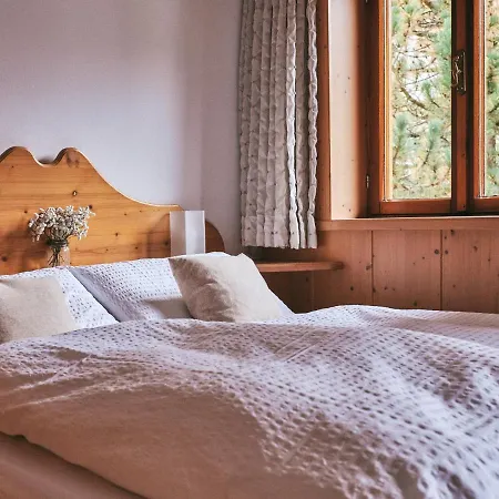 Mia Majon Lodge