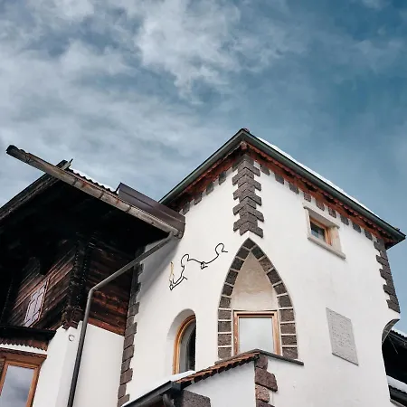 Mia Majon Lodge *